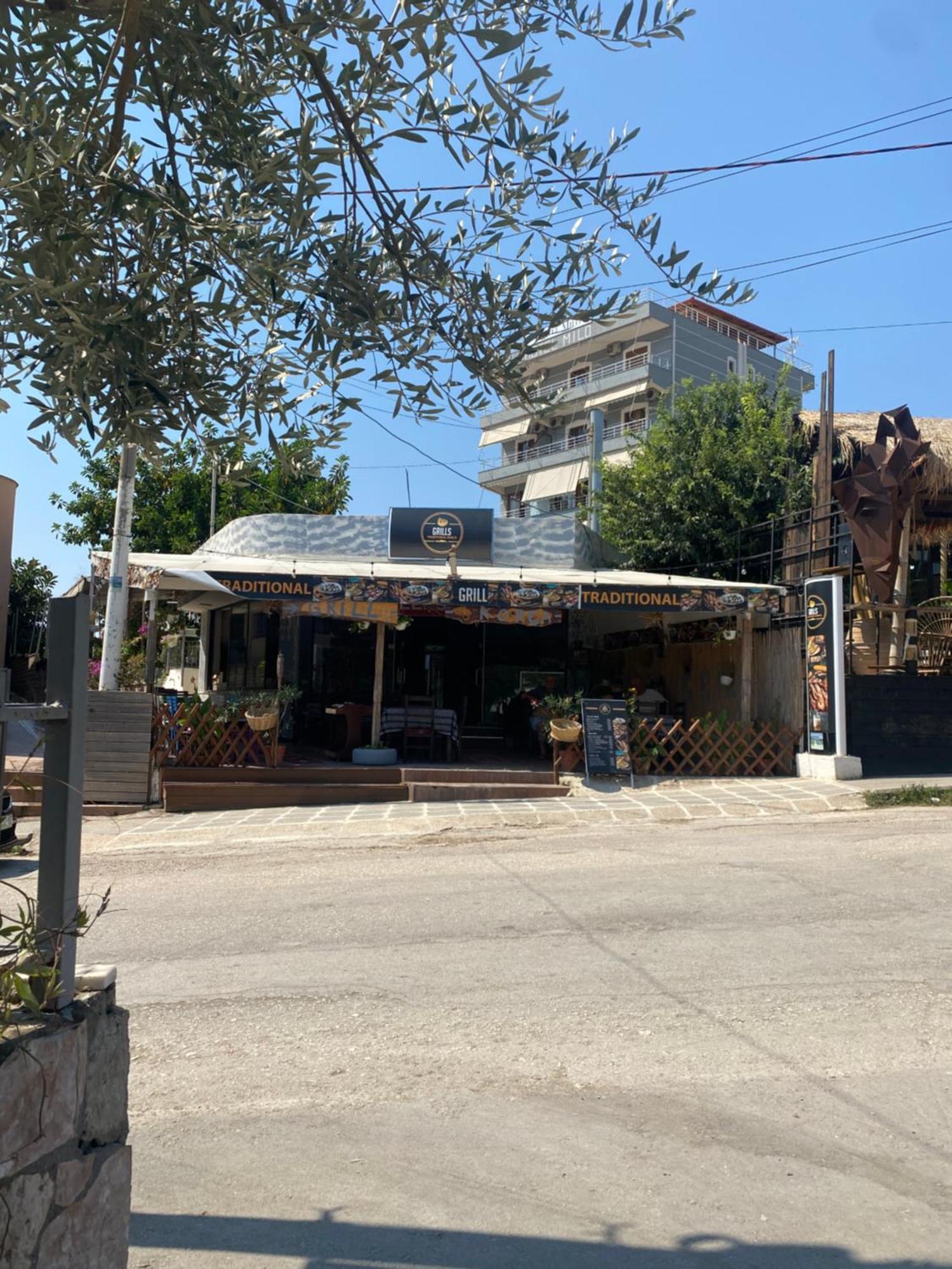 Albi'S Guesthouse Ksamil Bagian luar foto