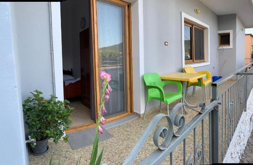 Albi'S Guesthouse Ksamil Bagian luar foto