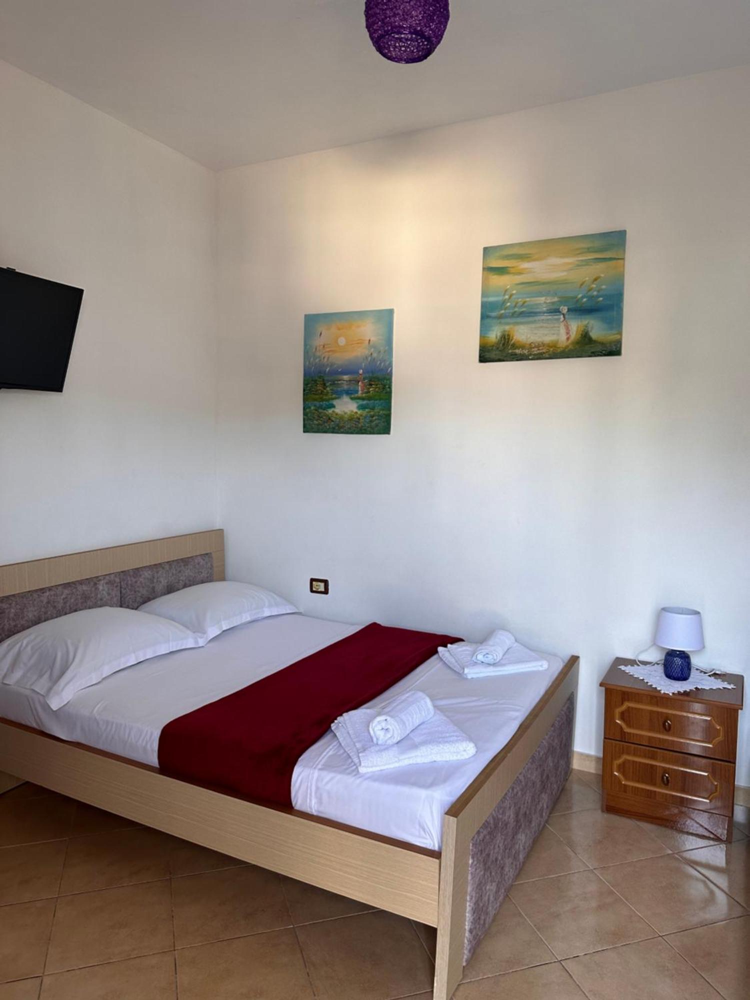 Albi'S Guesthouse Ksamil Bagian luar foto