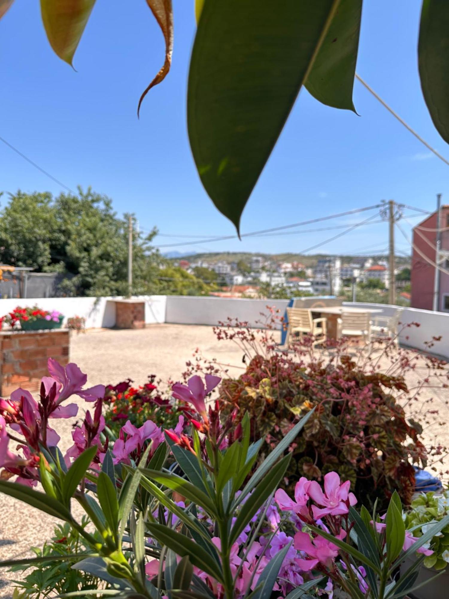 Albi'S Guesthouse Ksamil Bagian luar foto