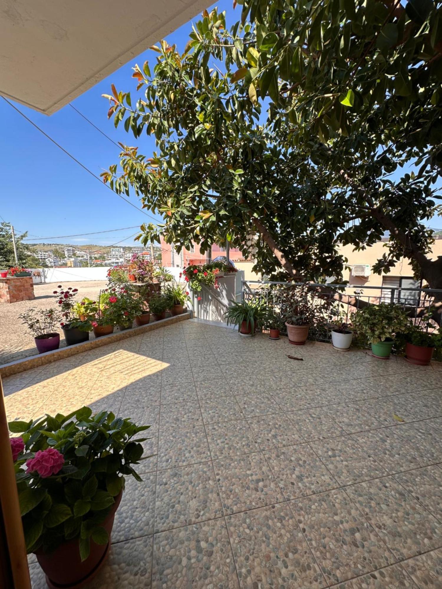 Albi'S Guesthouse Ksamil Bagian luar foto