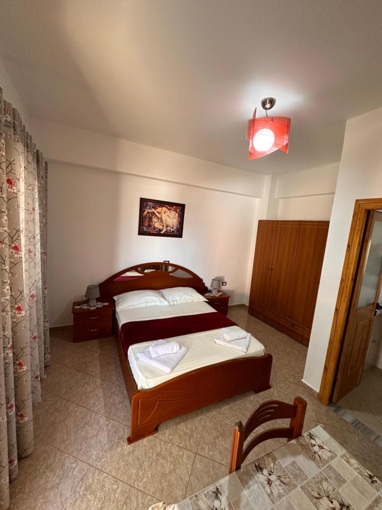 Albi'S Guesthouse Ksamil Bagian luar foto
