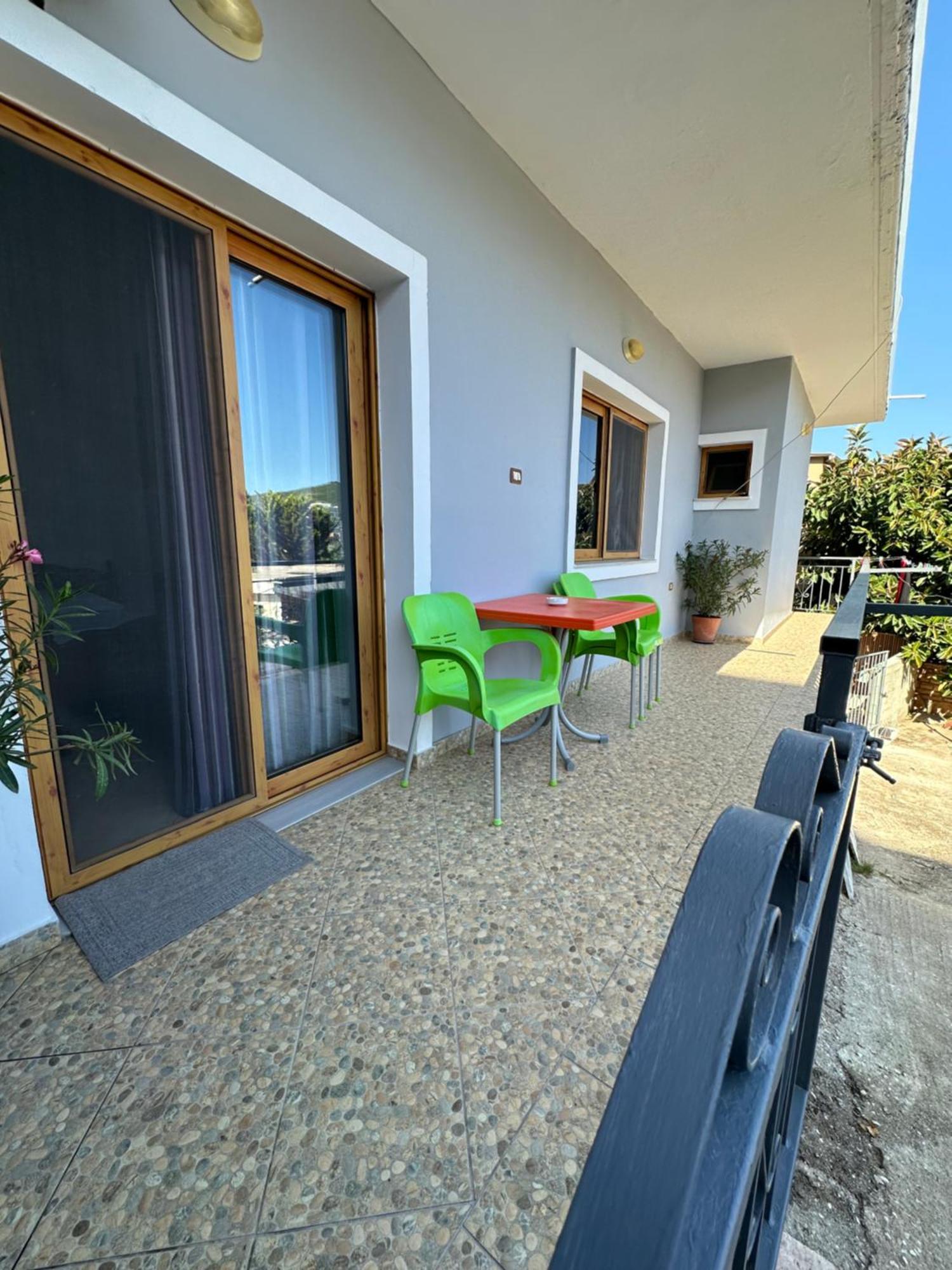 Albi'S Guesthouse Ksamil Bagian luar foto