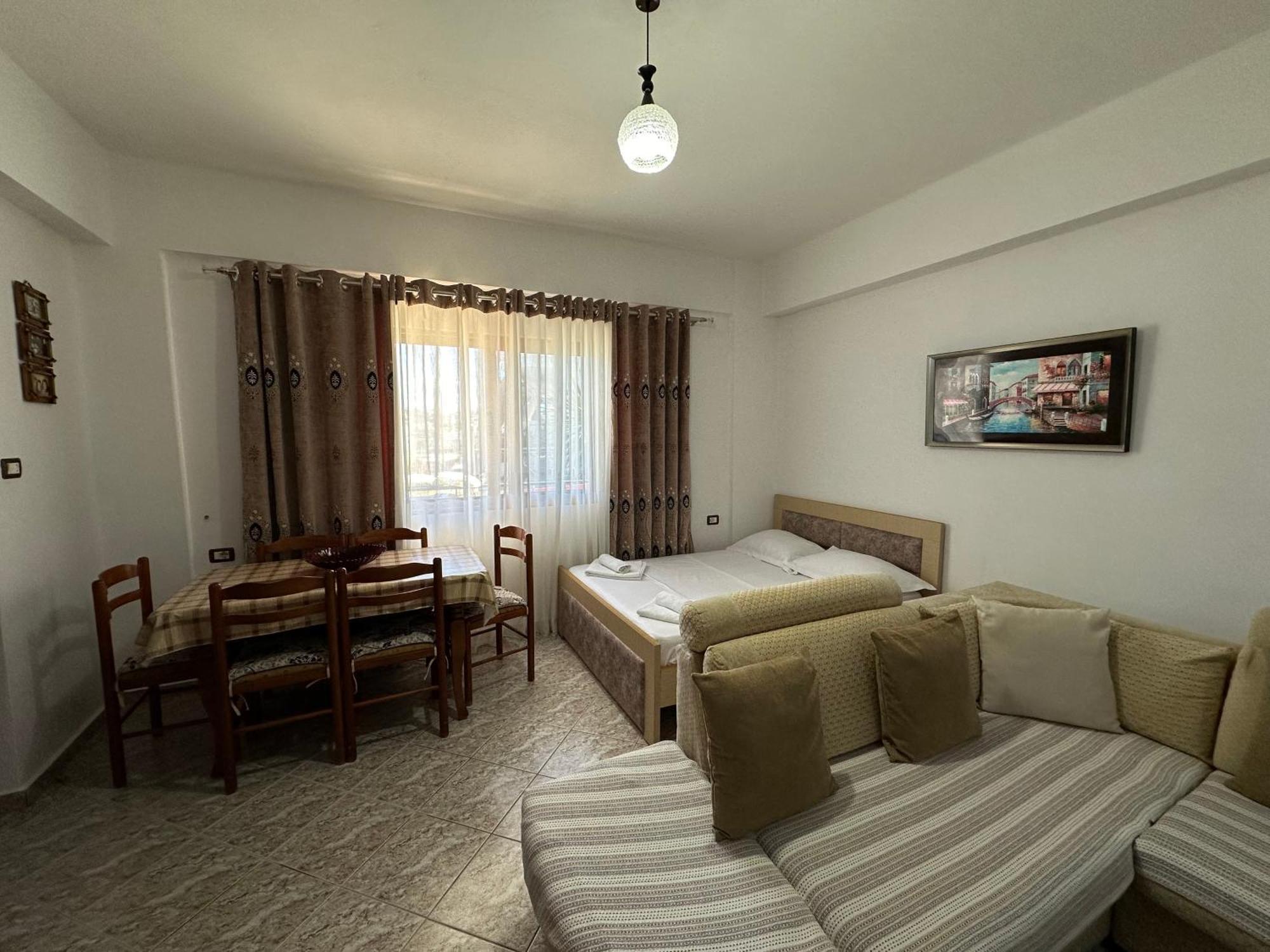 Albi'S Guesthouse Ksamil Bagian luar foto