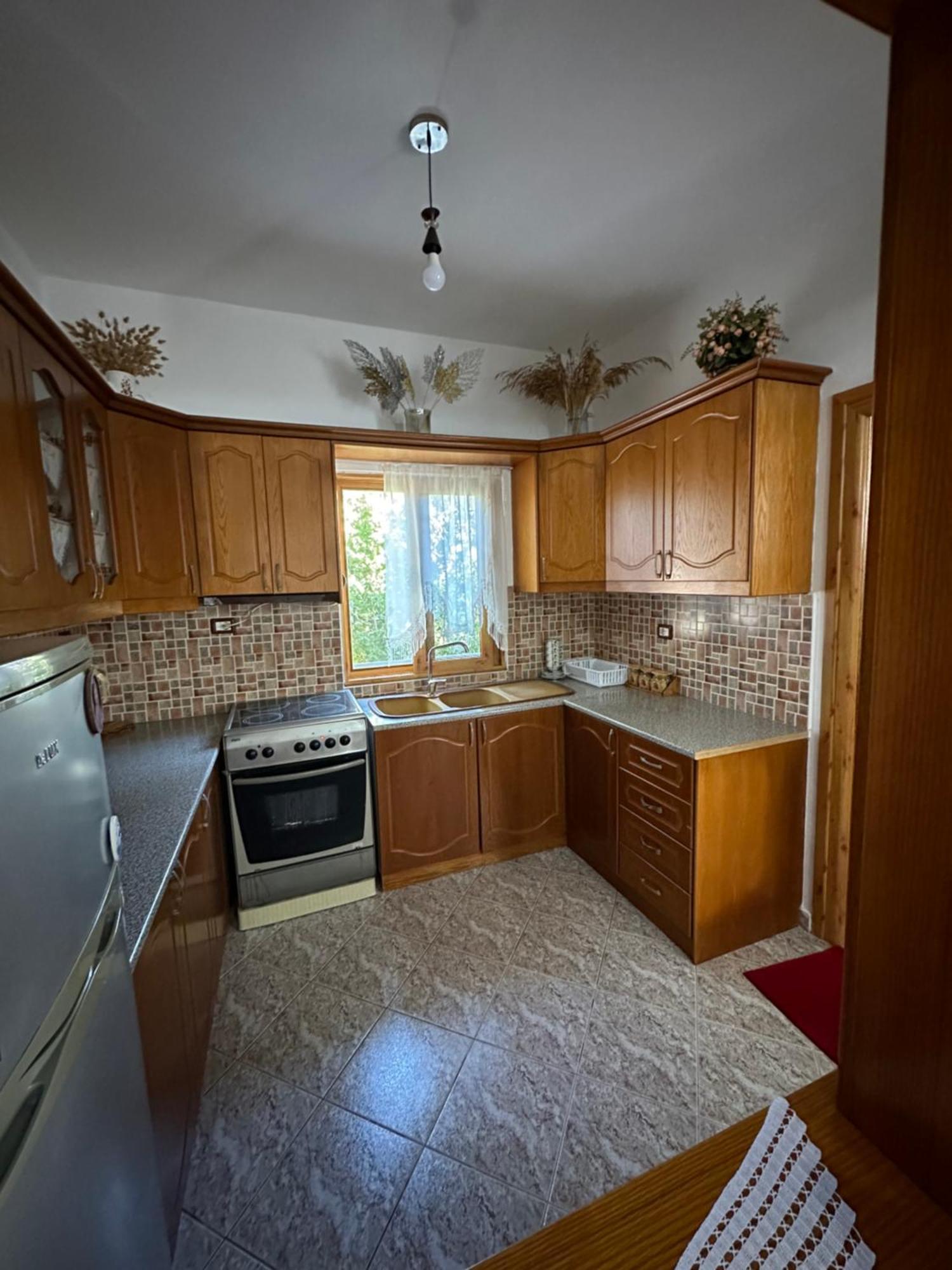 Albi'S Guesthouse Ksamil Bagian luar foto