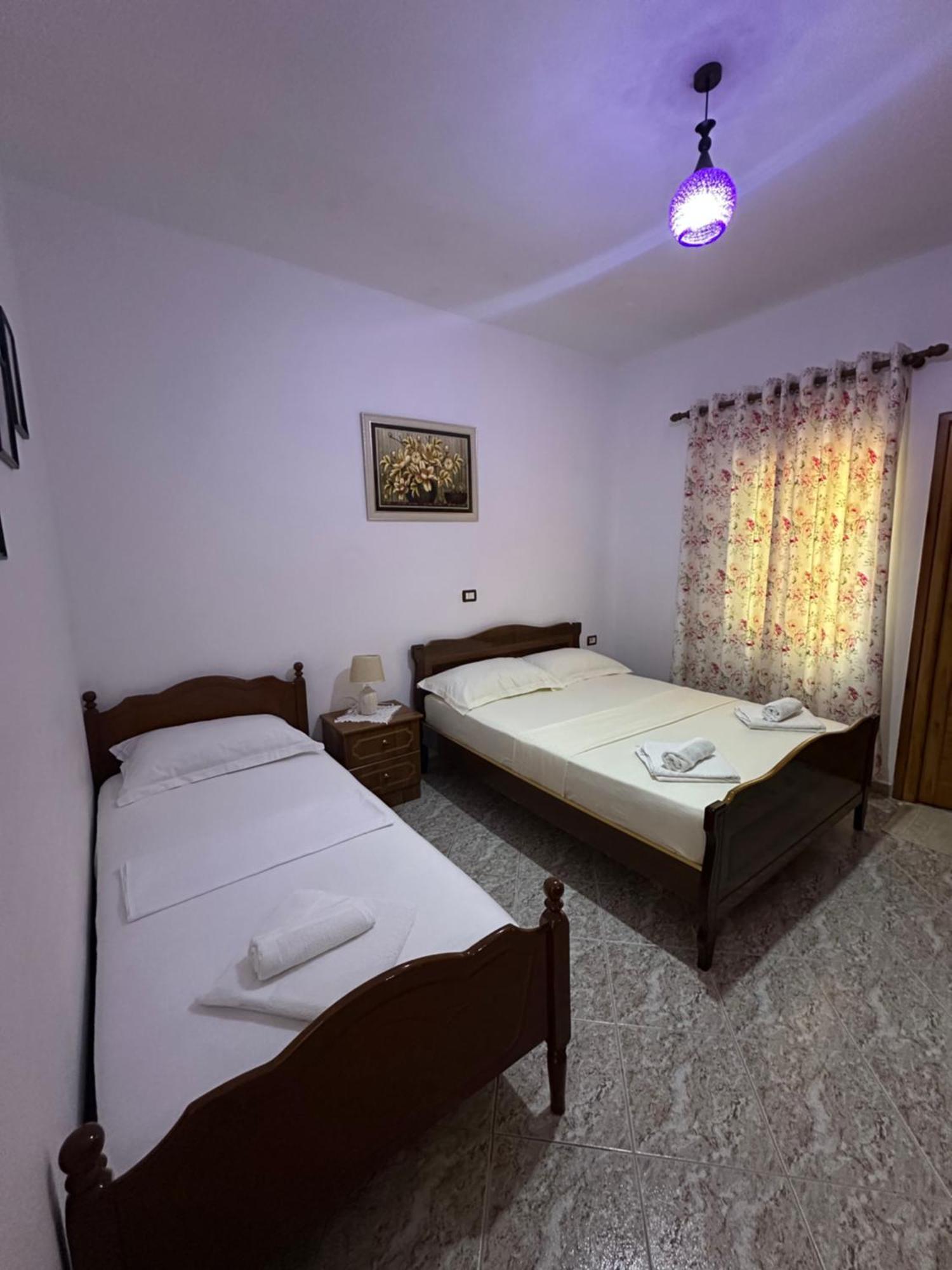 Albi'S Guesthouse Ksamil Bagian luar foto