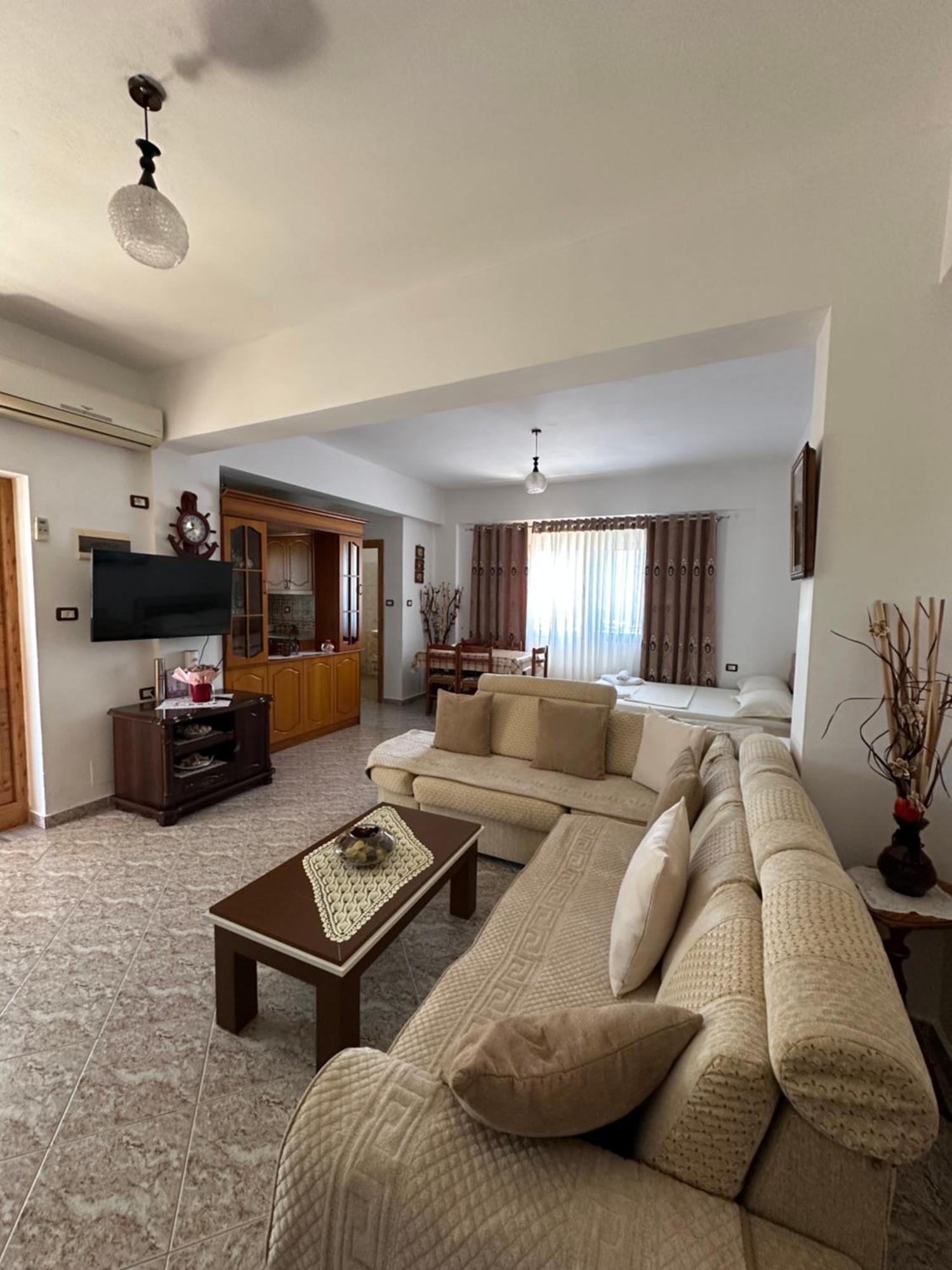Albi'S Guesthouse Ksamil Bagian luar foto
